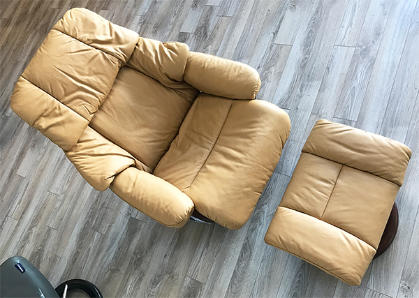 Stressless Reno Paloma Pearl Leather Recliner Chair and Ottoman by Ekornes